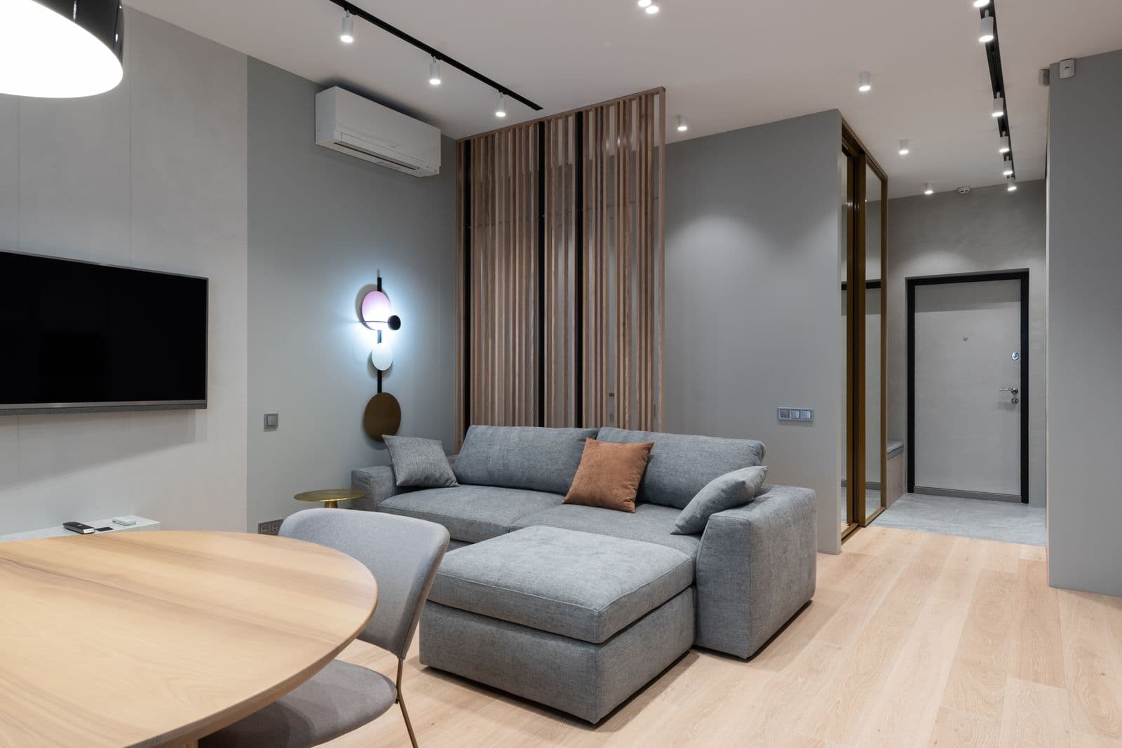 Sala de apartamento con acabados terminados — foto ilustrativa